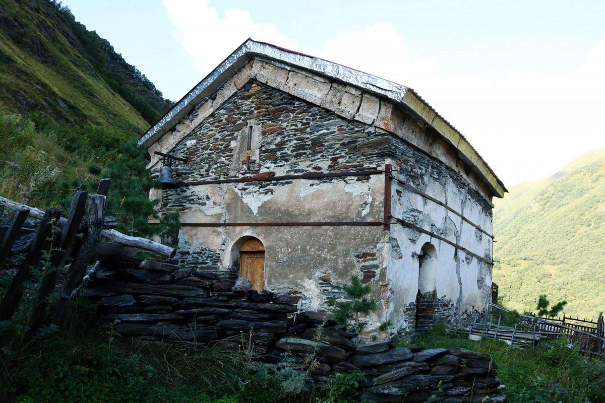Church-of-the-Savior-Khalde-in-Svaneti