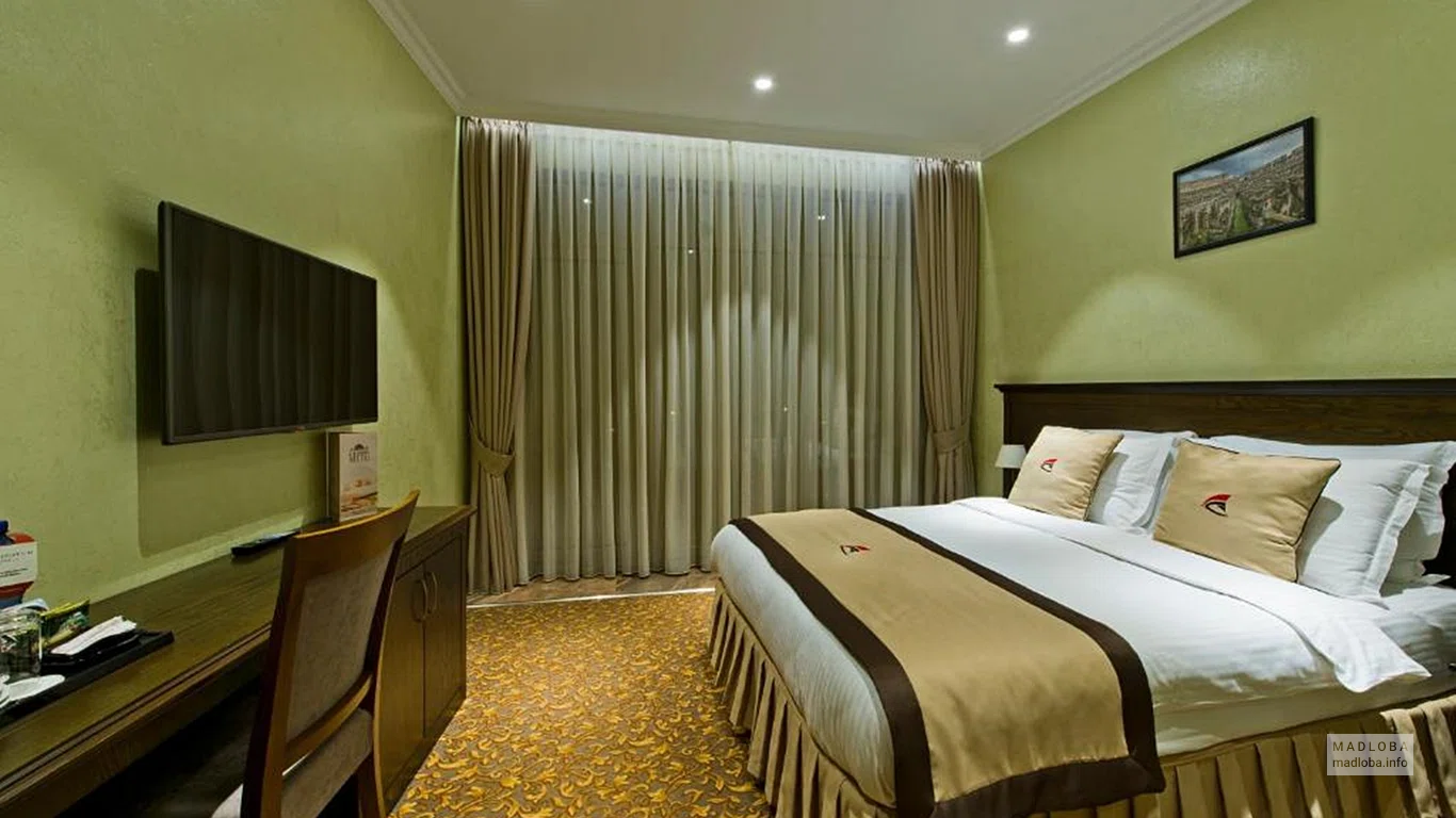 Интерьер спальни в отеле