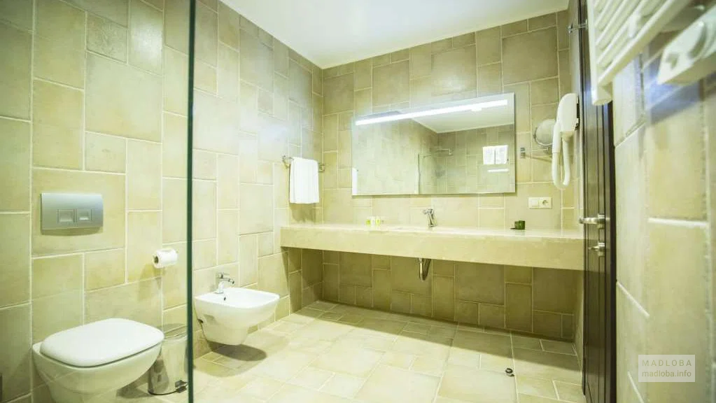 Ванная комната в отеле Colosseum Marina Hotel