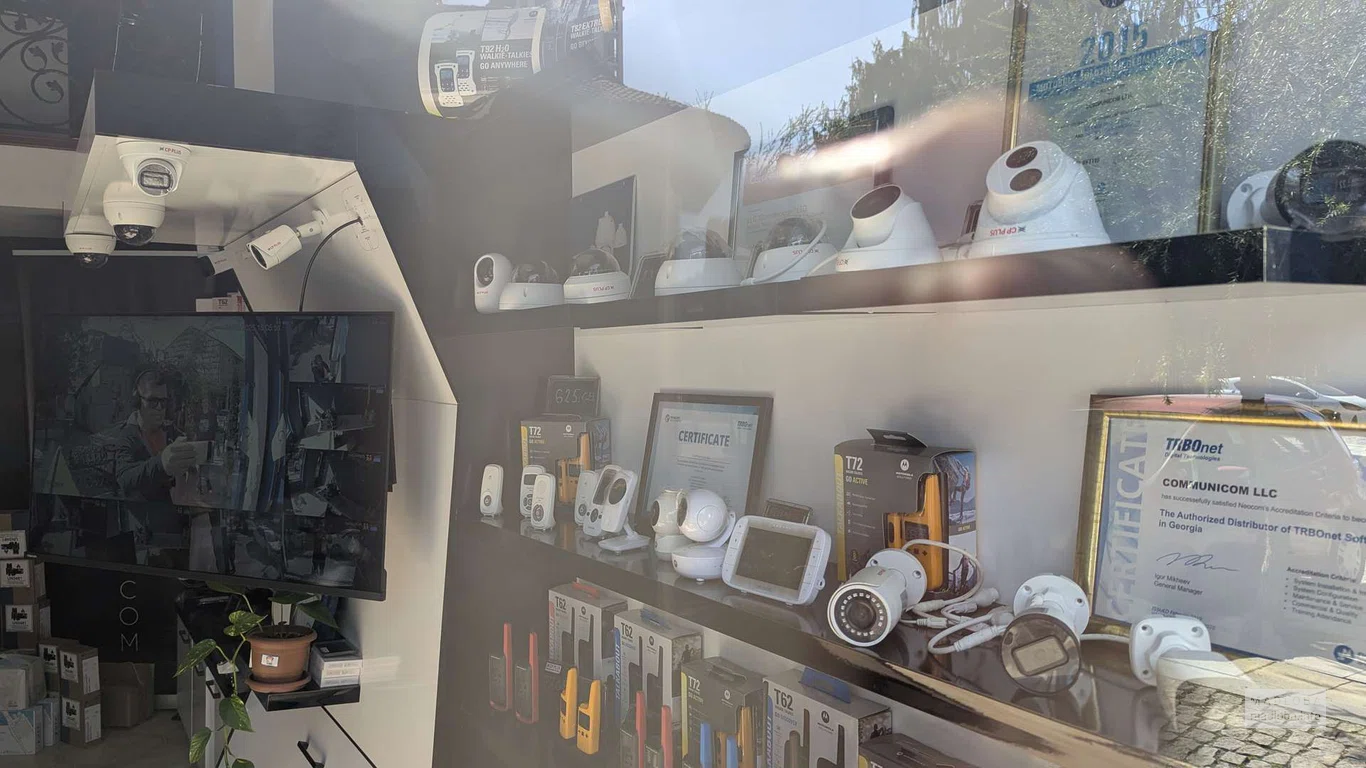 Системы слежения и безопасности в магазине Communicom