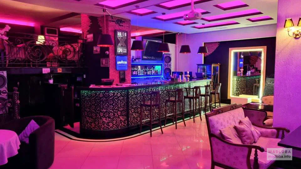 Coyote BAR интерьер