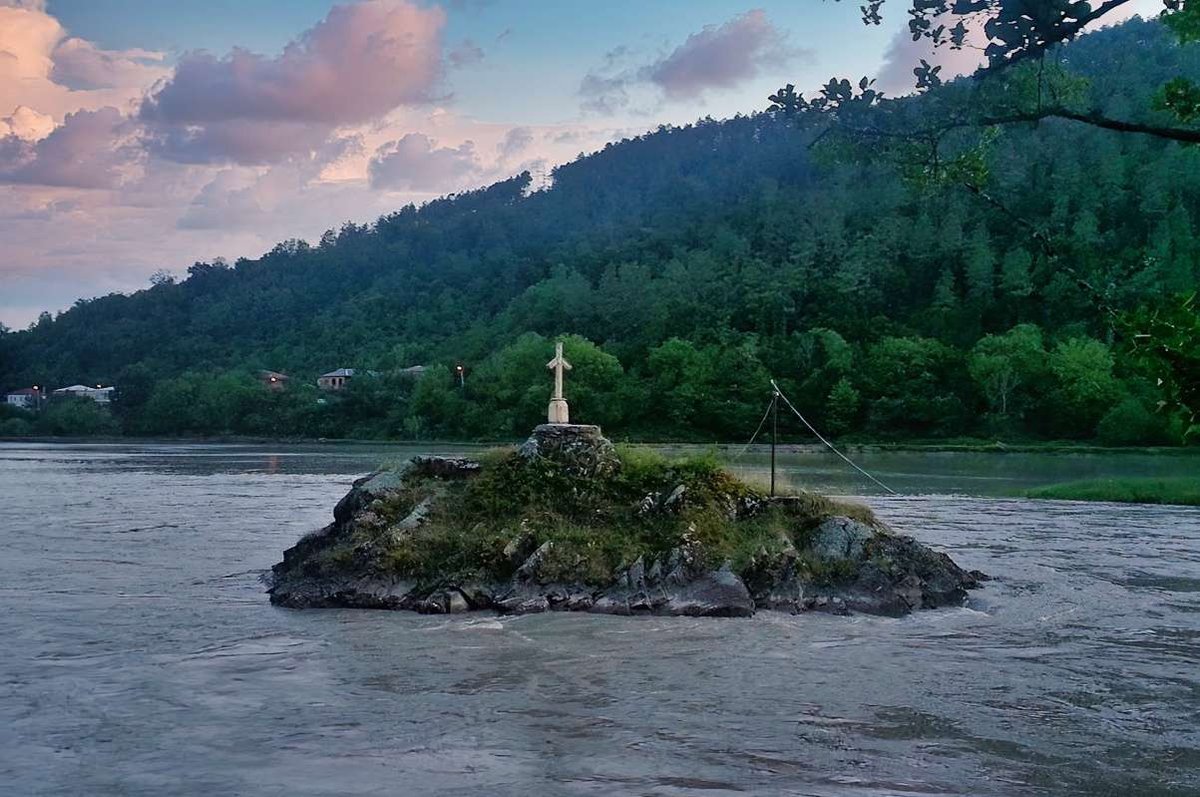 Cross Island