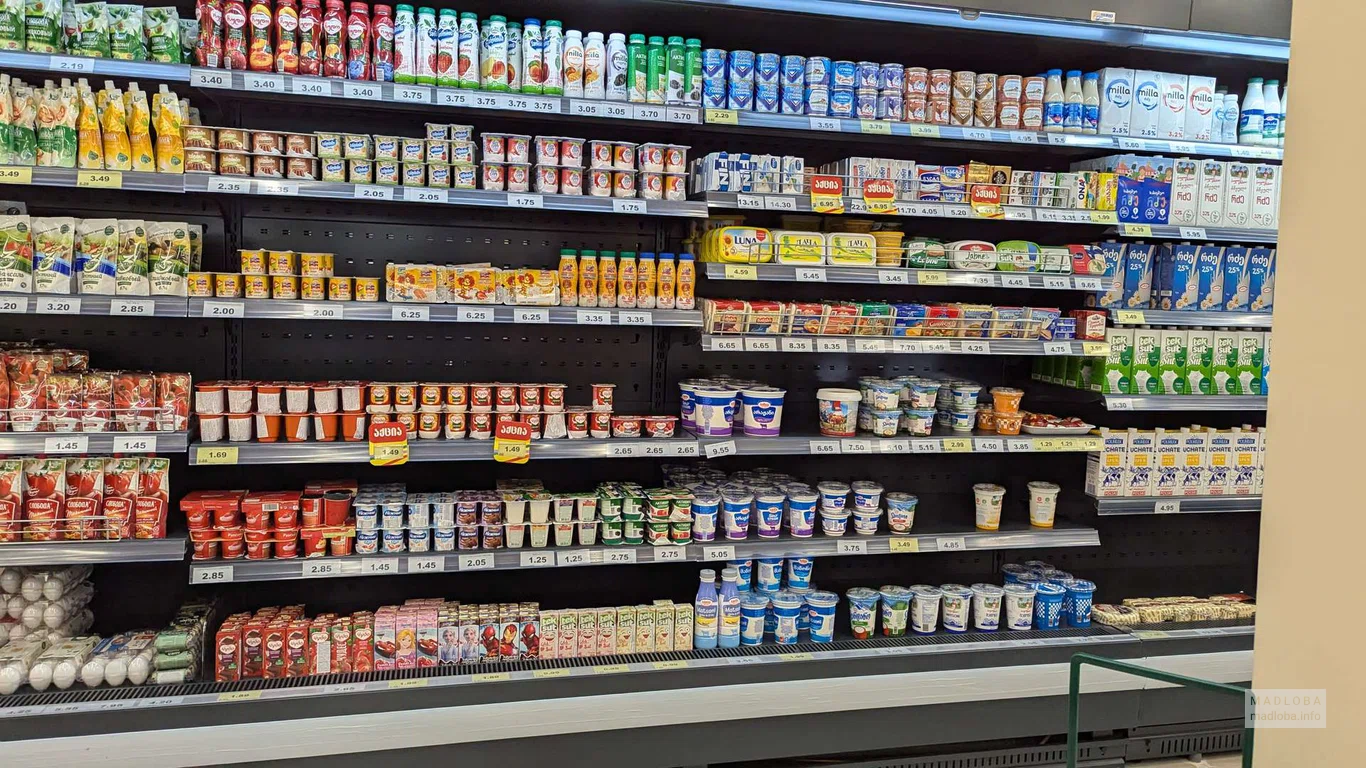 Молочные продукты в супермаркете Daily в Батуми