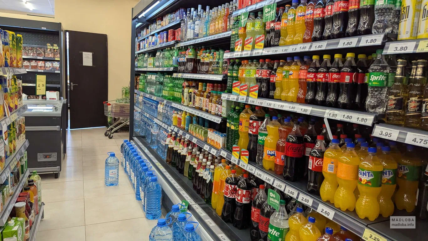 Напитки в супермаркете Daily в Батуми