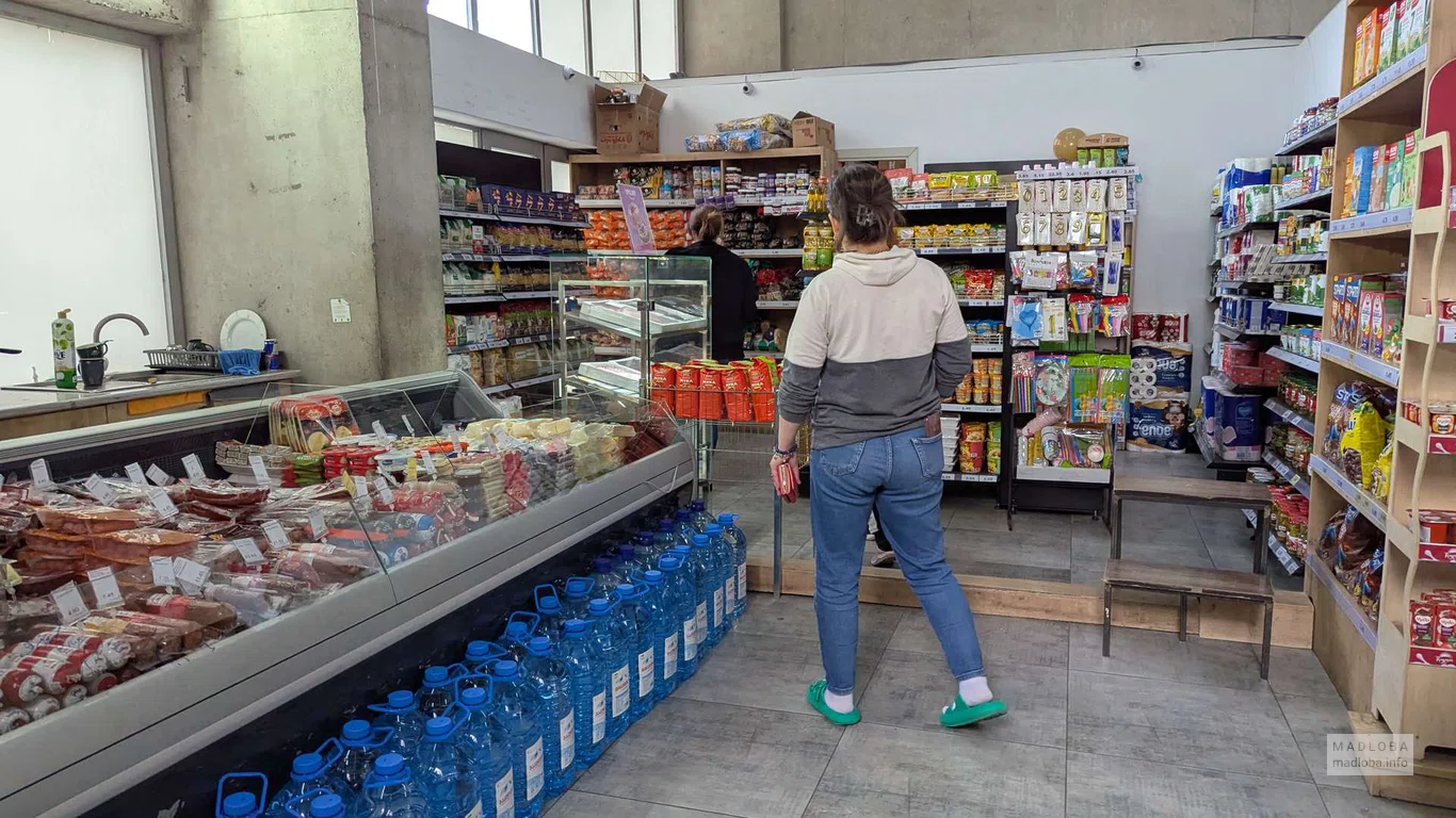 Daily на Горгиладзе, 98 — магазин у дома в Батуми