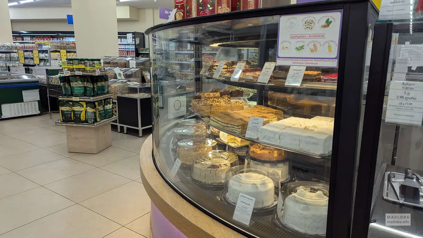 Торты и пирожные в супермаркете Daily