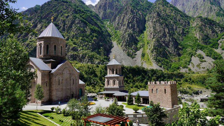 Daryal monastery complex
