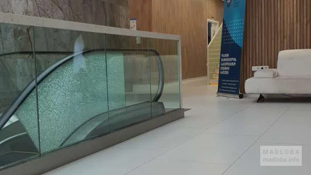 Эскалатор в медцентре