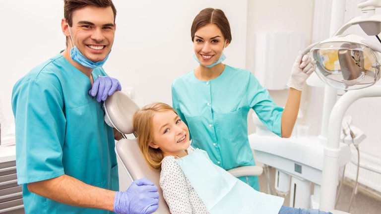 Как выбрать хорошего детского стоматолога в Грузии: советы для родителей
