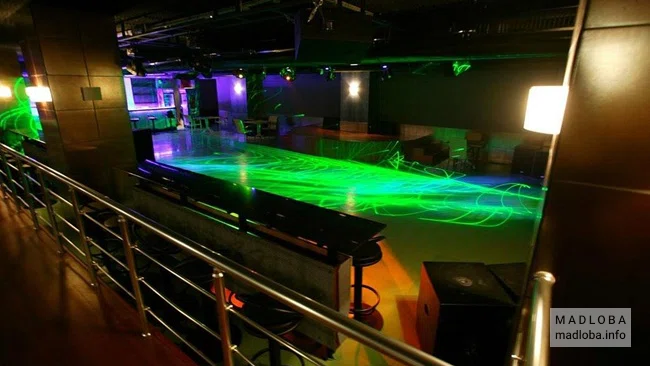 Танцпол в ночном клубе Discorium в Грузии