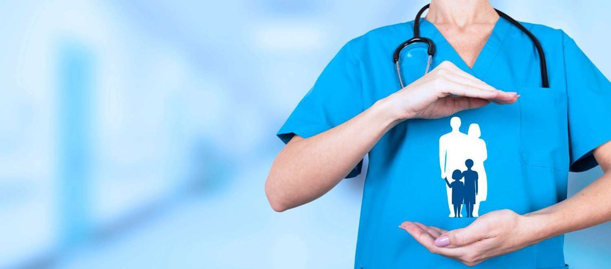 Discussing insurance conditions before a tour of Georgia