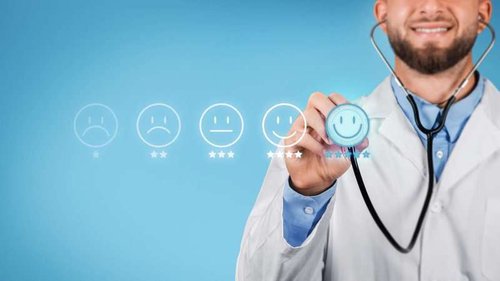 Doctor chooses a positive review with a stethoscope emoji