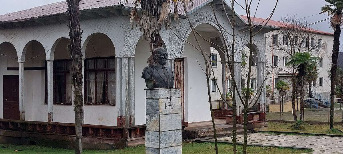 Дом-музей Лео Киачели в селе Обуджи - 03.jpg