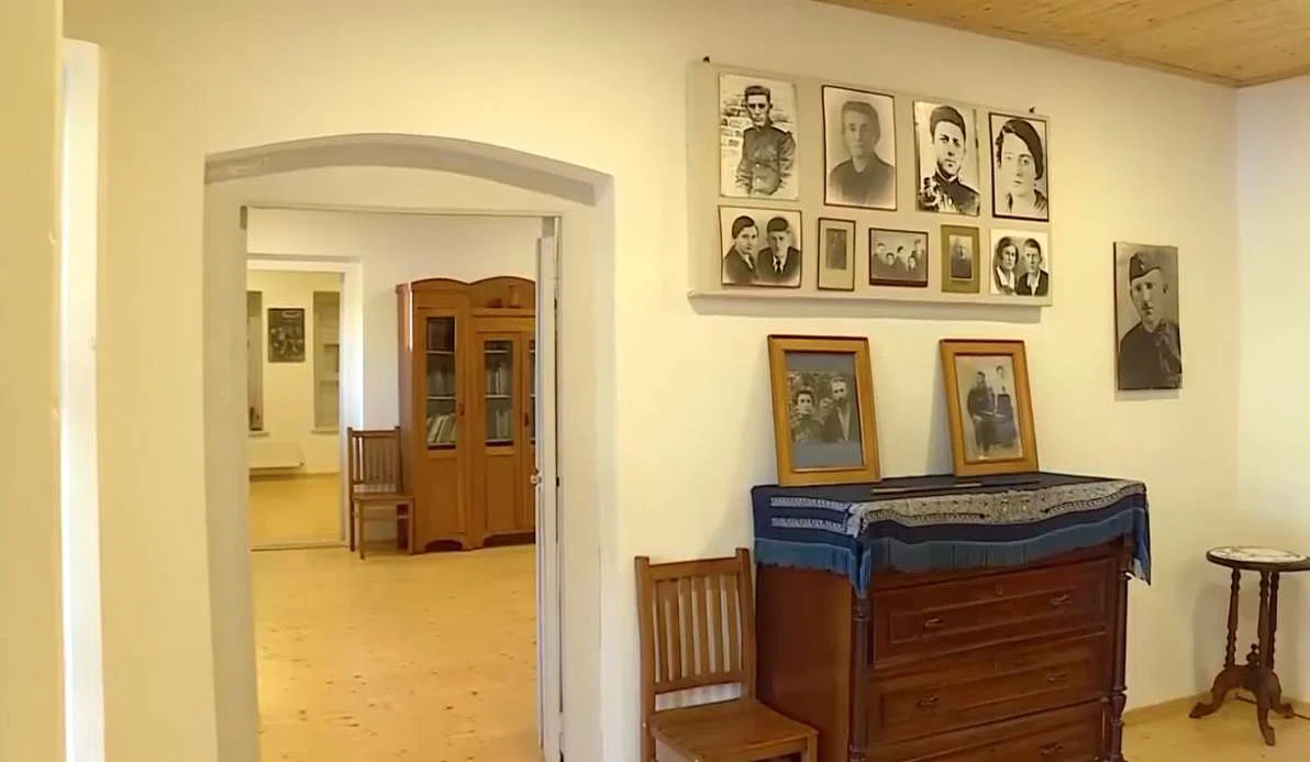 Дом-музей Мирзы Геловани в Тианети - 13.jpg