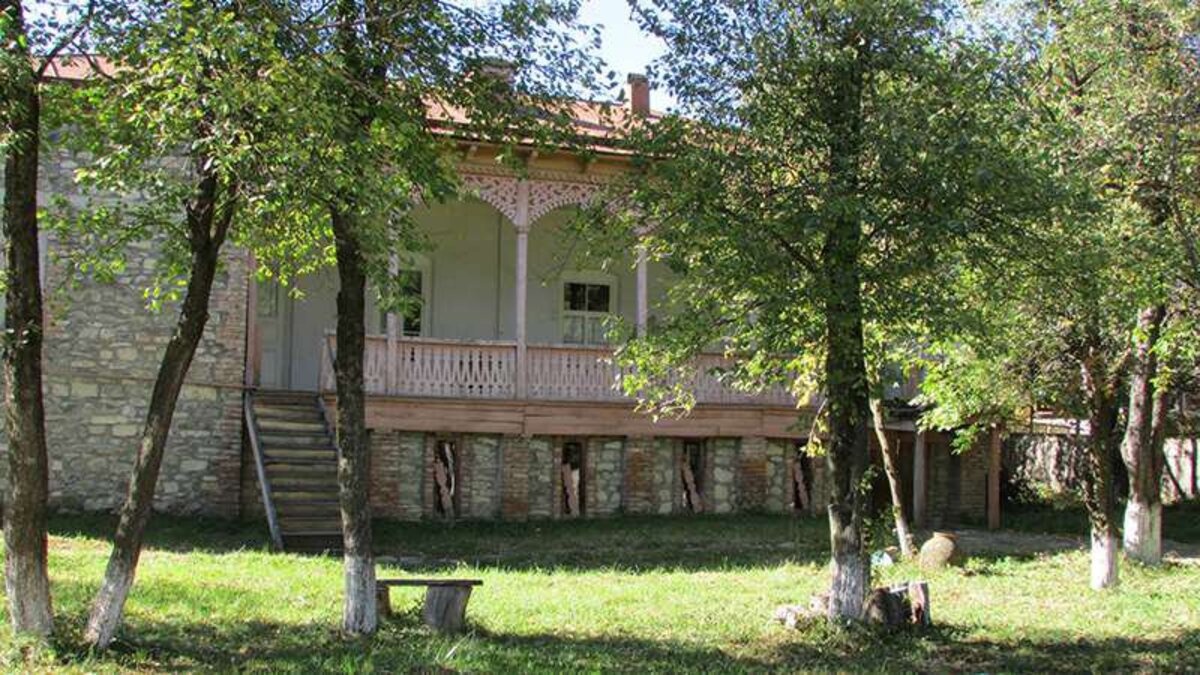 Дом-музей Мирзы Геловани в Тианети - 06.jpg