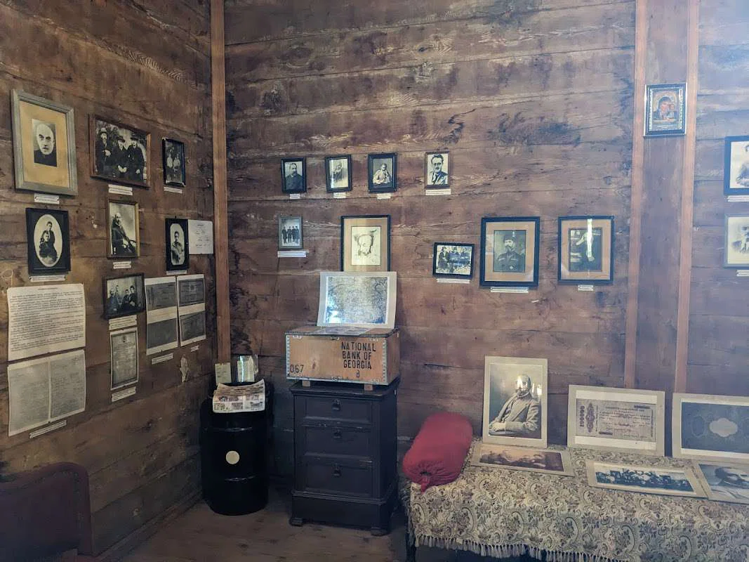 Дом-музей Нико Лордкипанидзе в селе Чунеши - 09.jpg