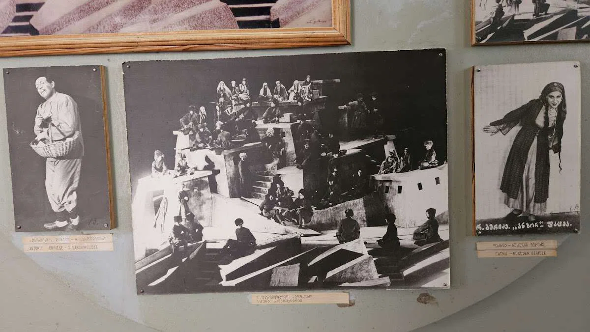 Дом-музей Сандро Ахметели - экспонаты - 05.jpg