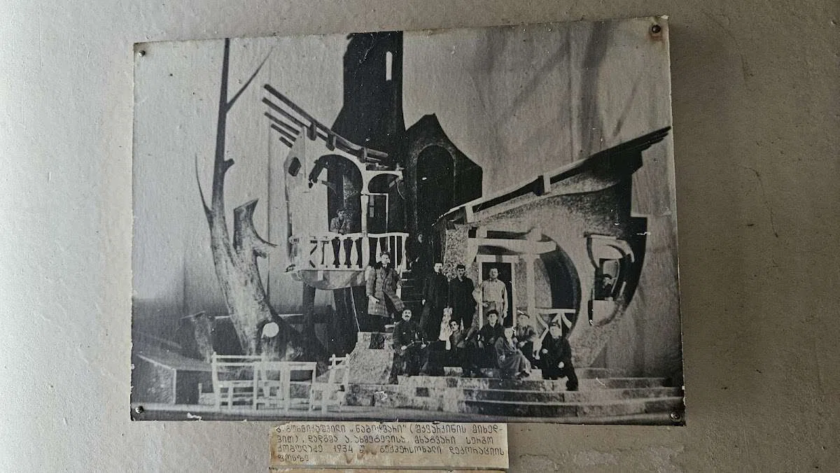 Дом-музей Сандро Ахметели - экспонаты - 03.jpg