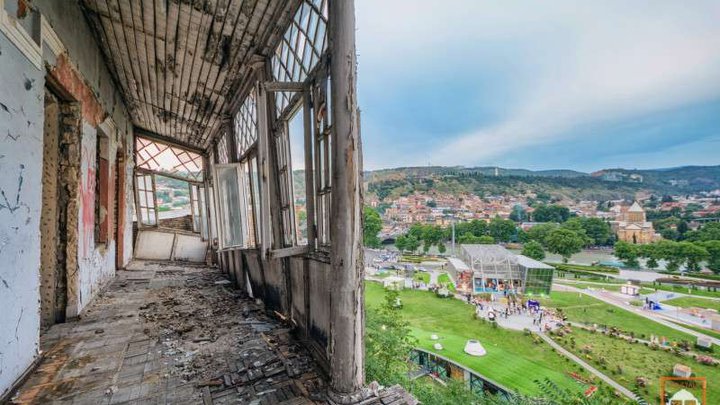 Дом над парком Рике