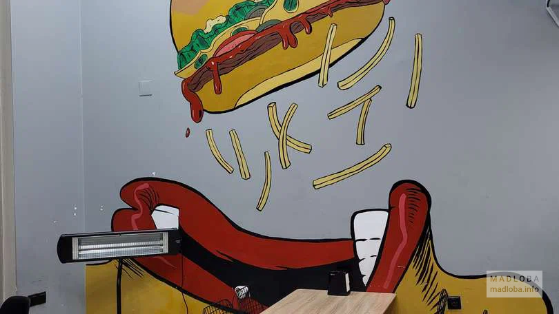 Интерьер в кафе  Burger Hub