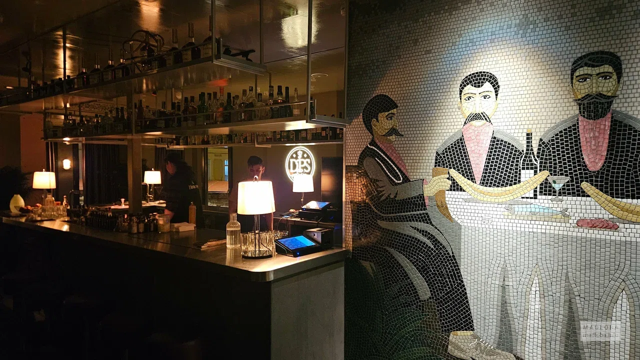 Drunken Poets Syndicate — винный бар с характером в центре Тбилиси