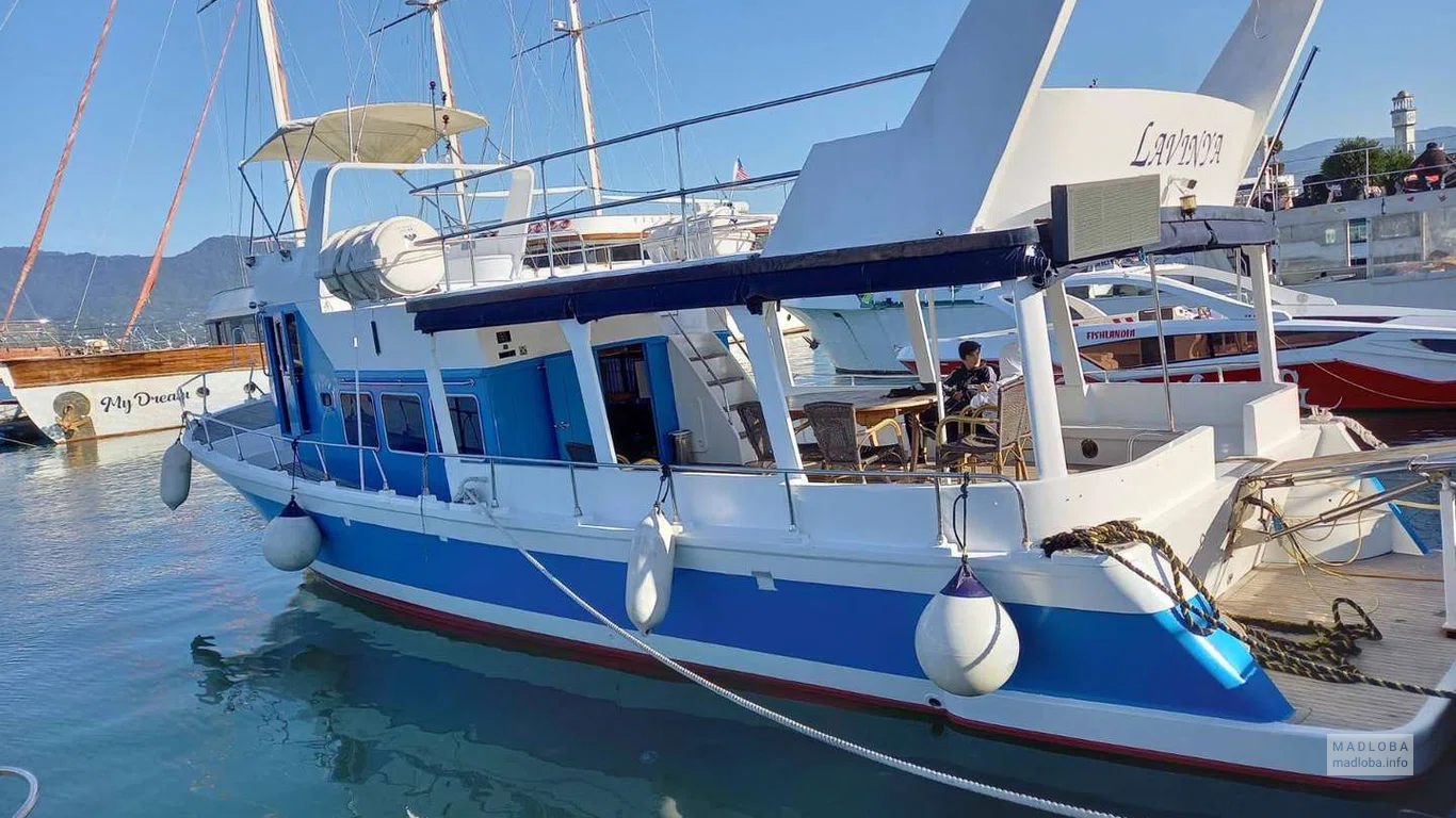 Double-deck boat Lavinya Cruise in the port of Batumi