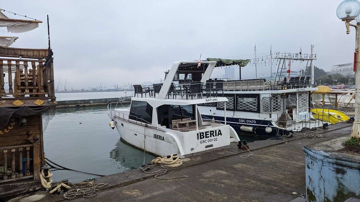 Double deck boat "Iberia"