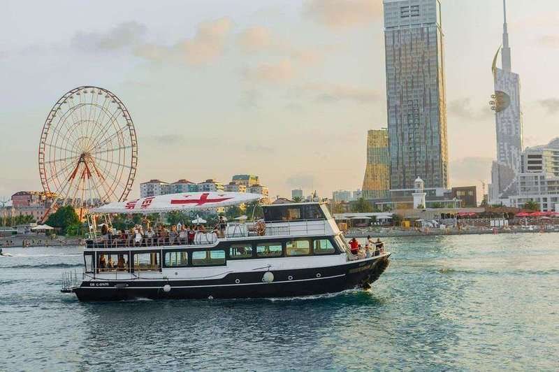 Double-deck boat Iberia Large