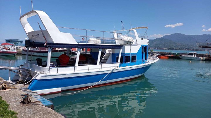 Double deck boat "Lavinya Cruise"