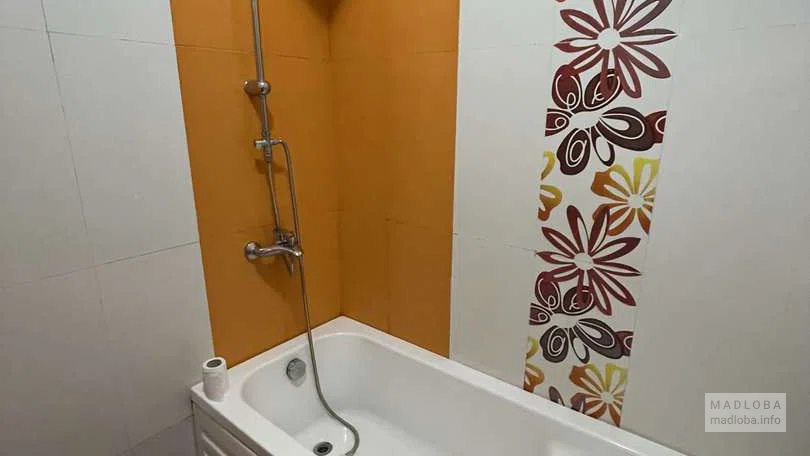 Ванная комната в  "Dzveli Batumi"