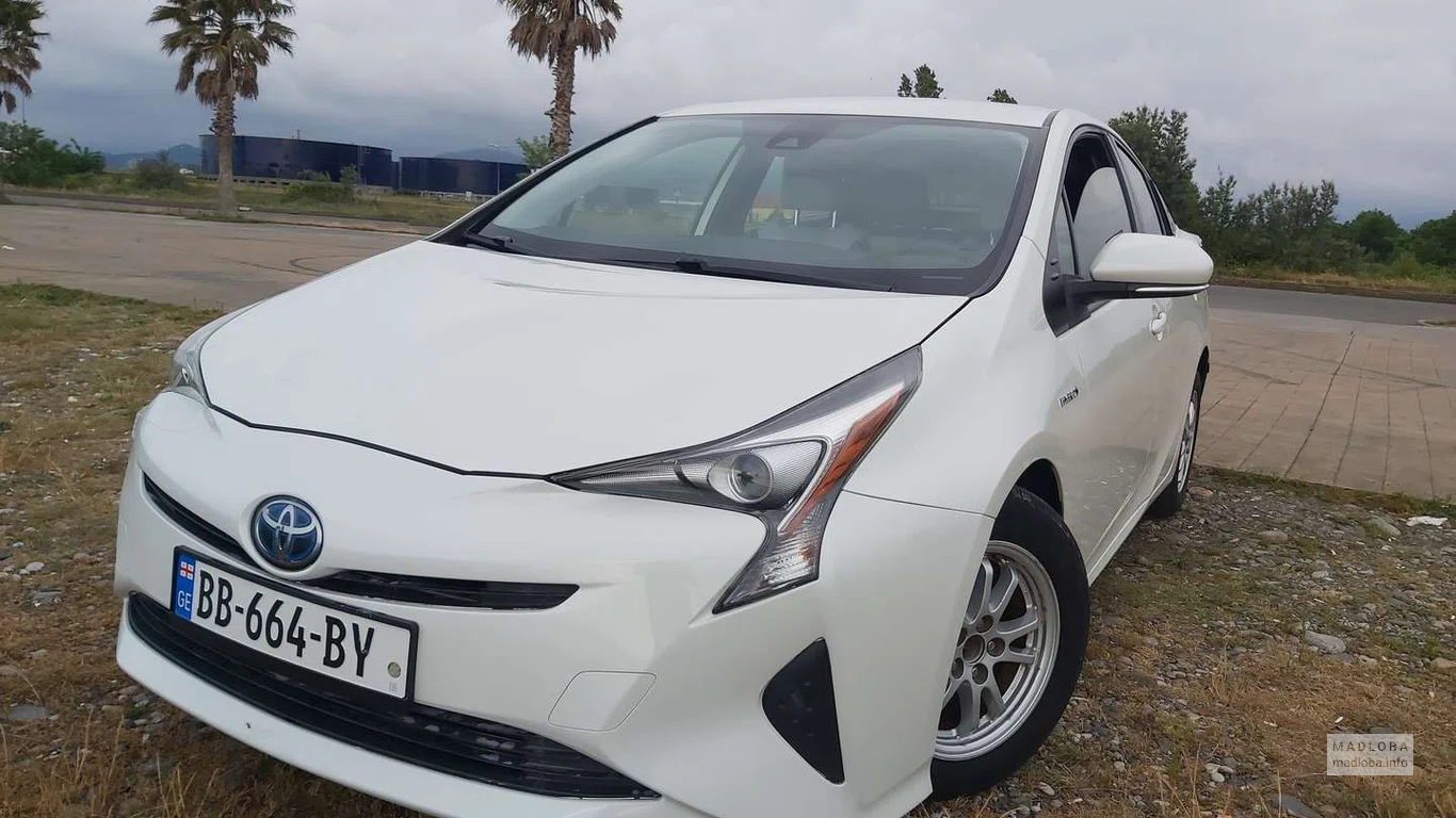 Toyota Prius напрокат в EasyCar ge