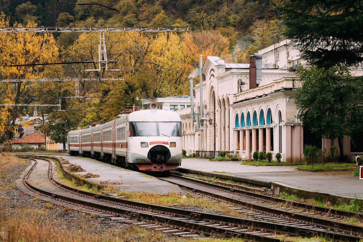 Electric-Train-Near-Borjomi.original