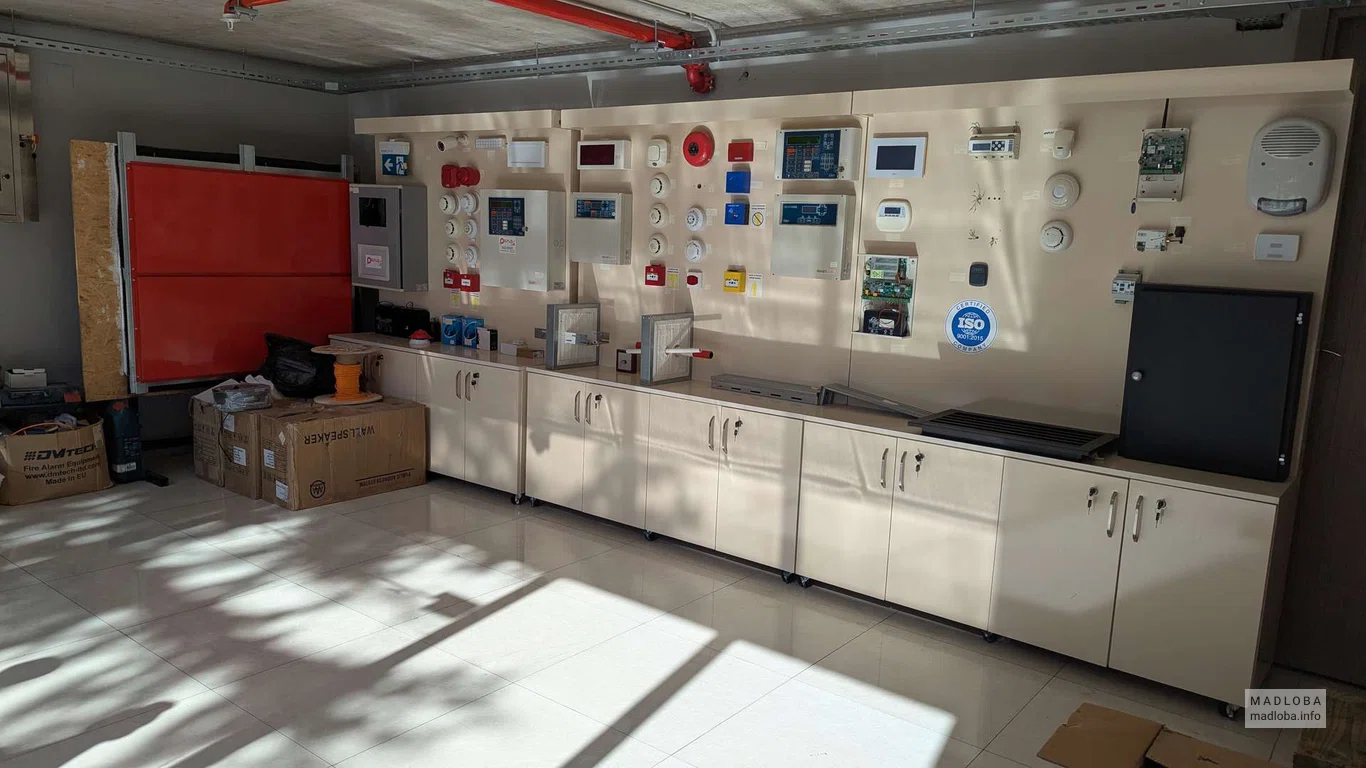 Системы пожаротушения и безопасности в магазине Elplus в Батуми