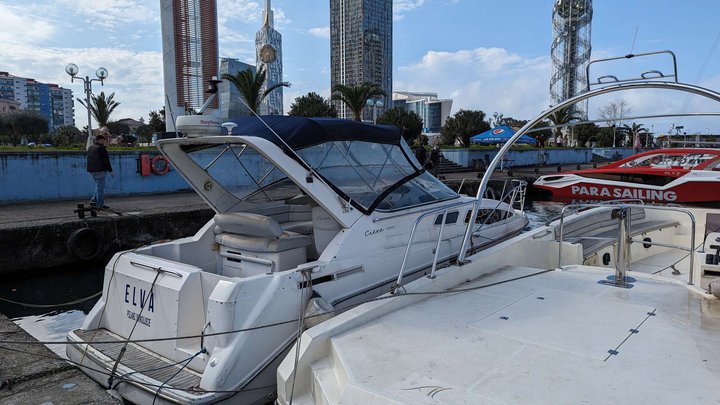Motor yacht "Elva"