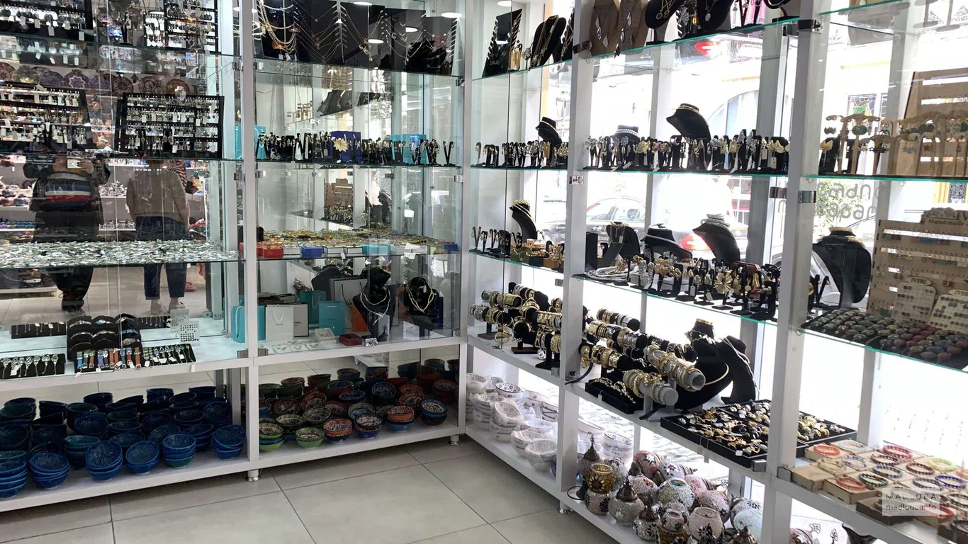 Украшения в магазине Enamel Gallery