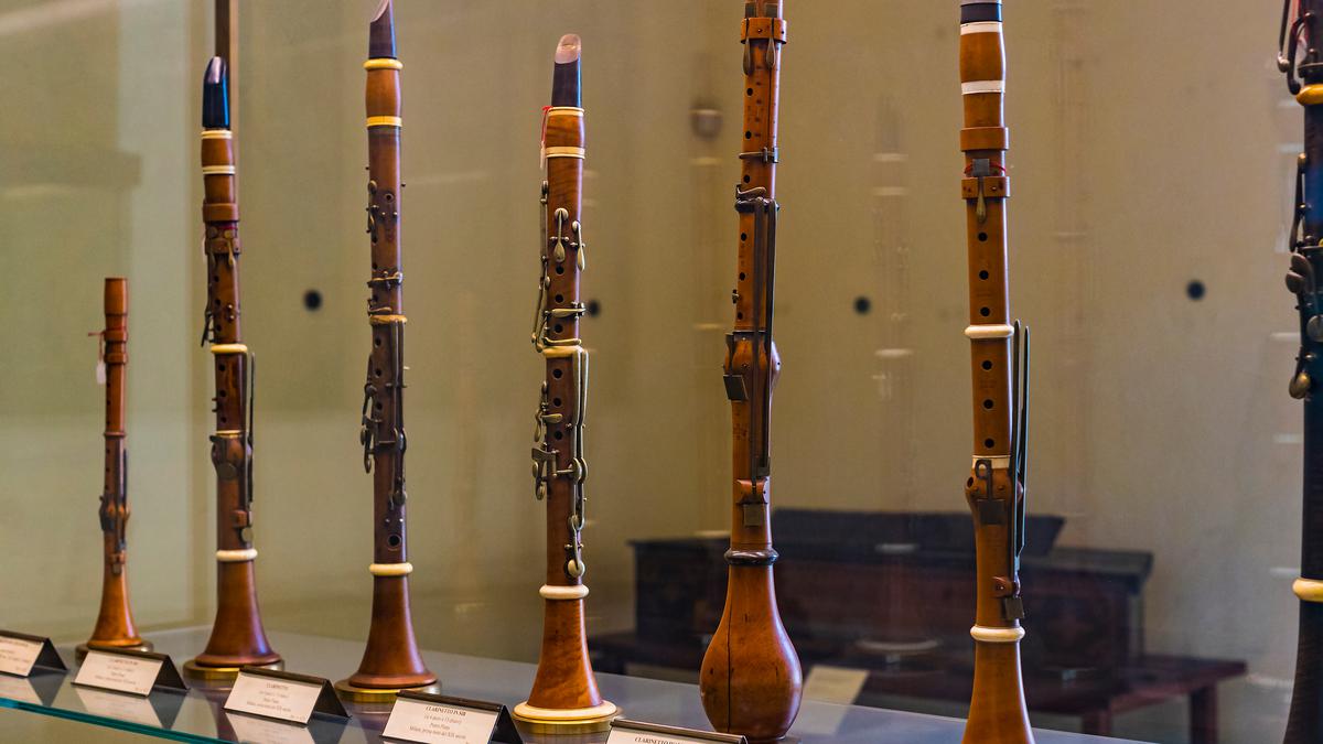 Выставка музыкальных инструментов