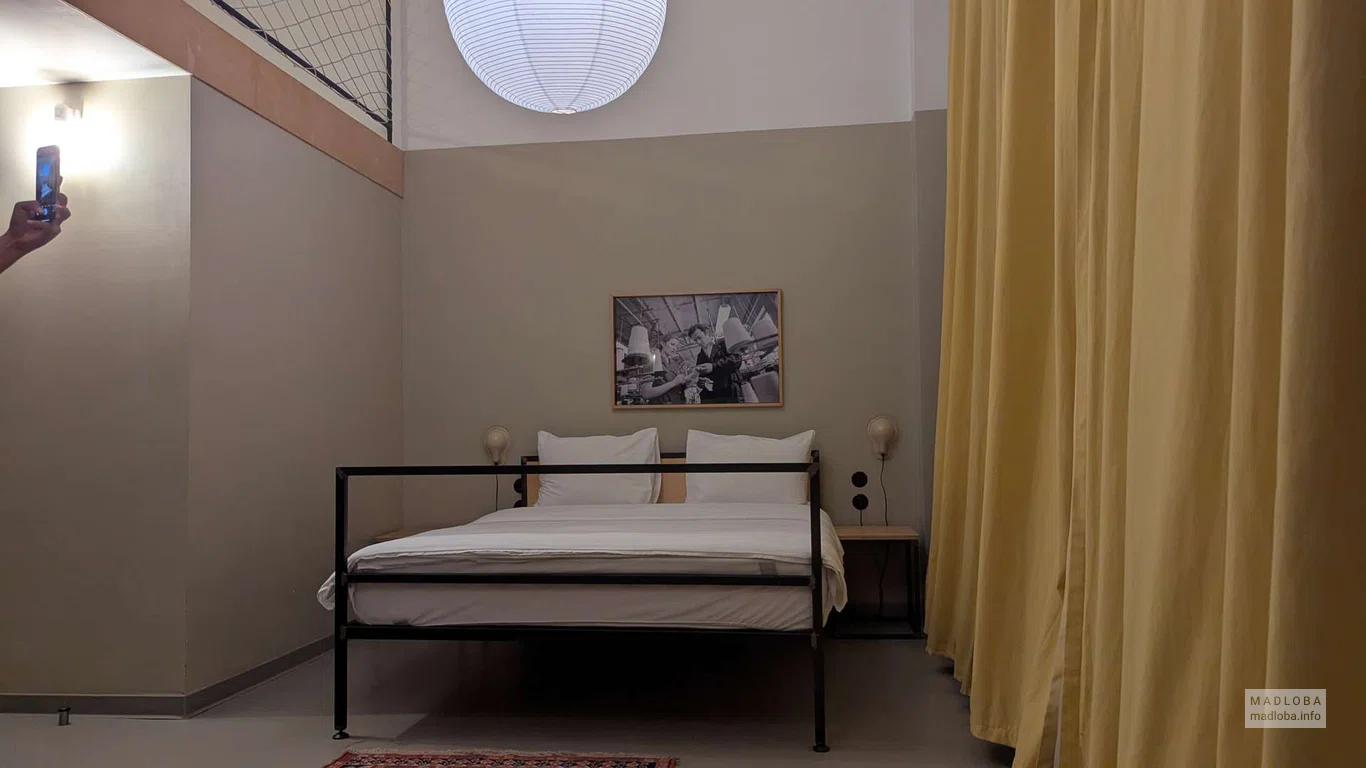 ⚡ Атмосферно, но с нюансами: обзор хостела Fabrika в Тбилиси