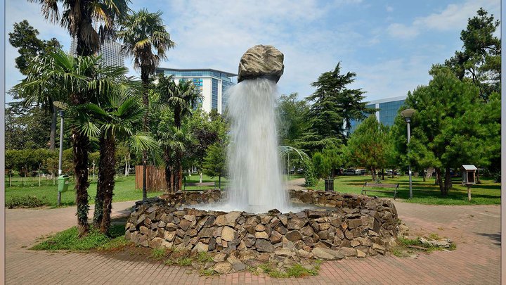 Fountain "Hanging Stone"