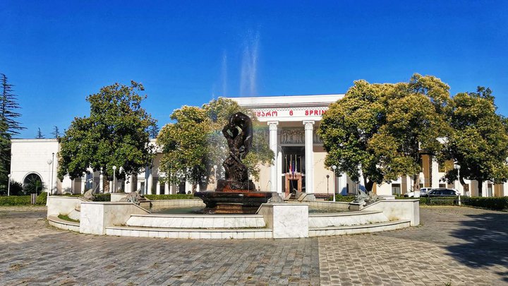 Fountain "Lion and Gladiator"