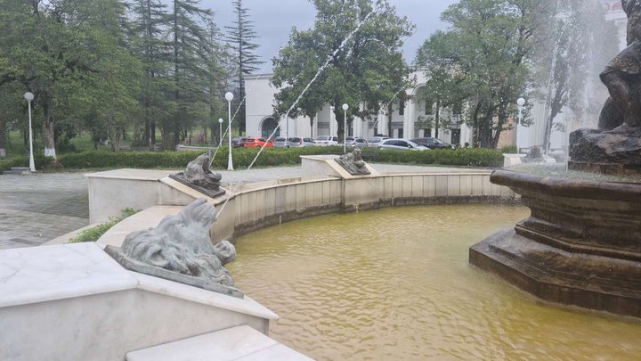 Fountain "Lion and Gladiator"