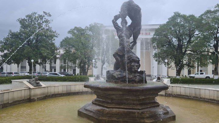 Fountain "Lion and Gladiator"