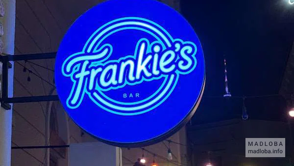 Frankie’s Bar — стильный бар