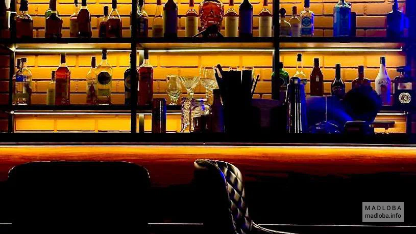 Frankie’s Bar — коктейльный бар в столице Грузии