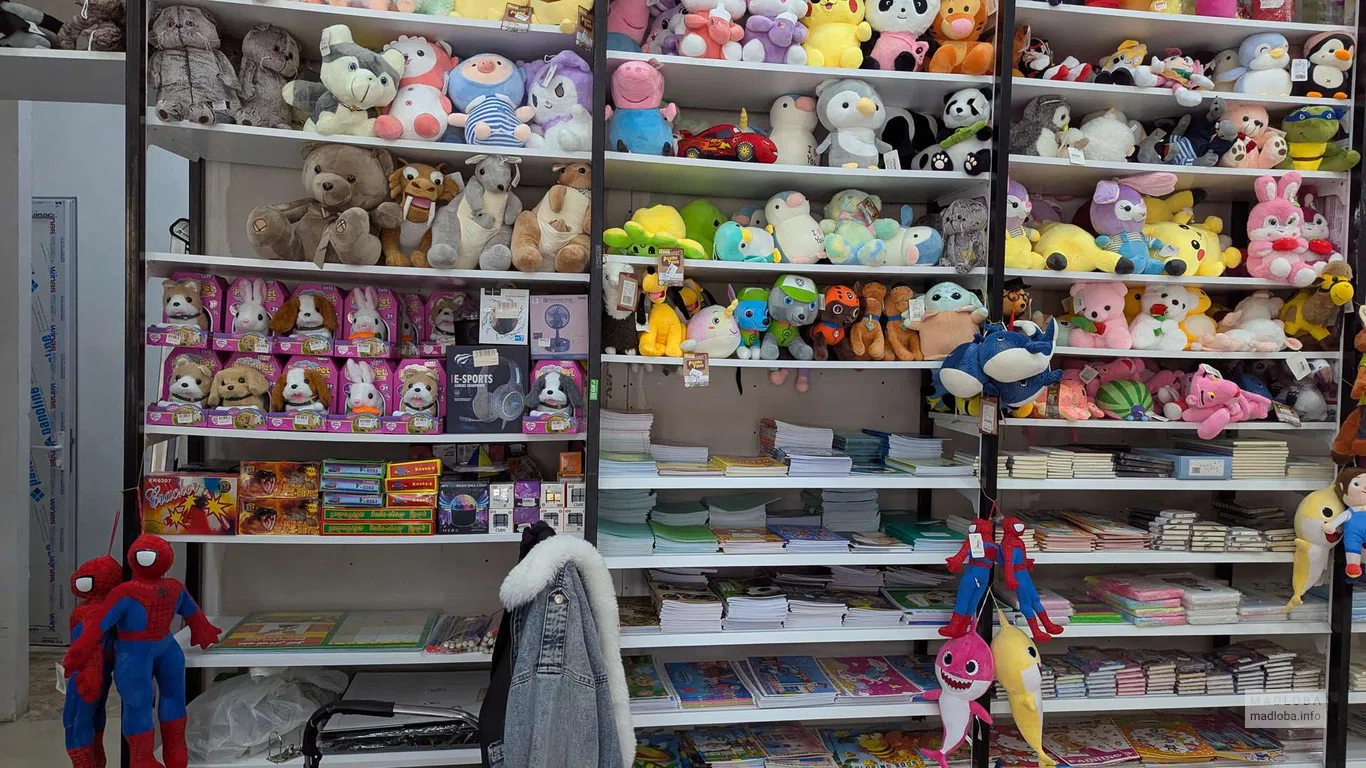 Мягкие игрушки в магазине игрушек GIF Toy в Батуми