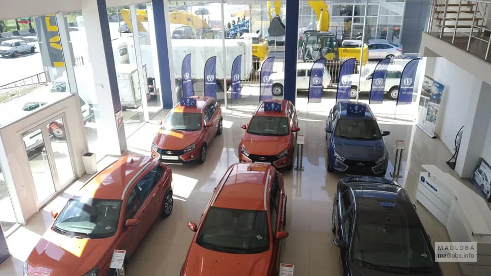 Автомобили в салоне Global Motors Georgia