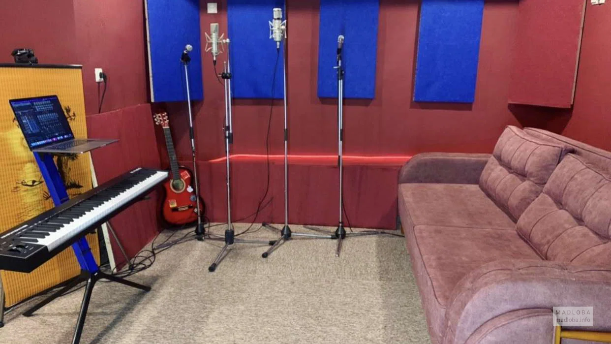 Комната для звукозаписи в GM music studio