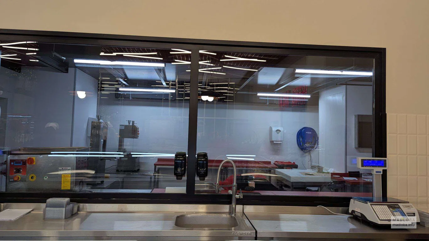 рабочая зона в магазине Gastro Meat