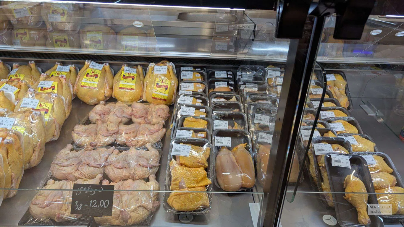 куры в  магазине Gastro Meat Батуми