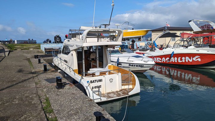 Double-decker yacht "Georgia"