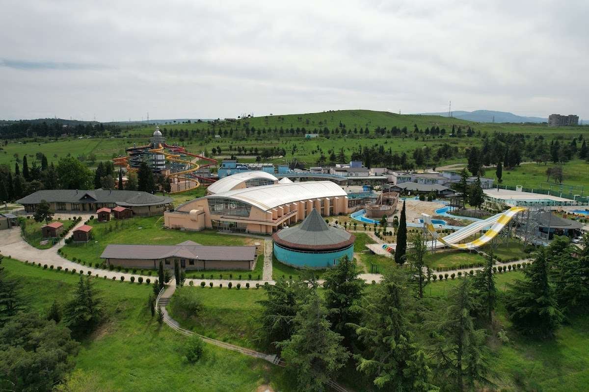 Gino Paradise
